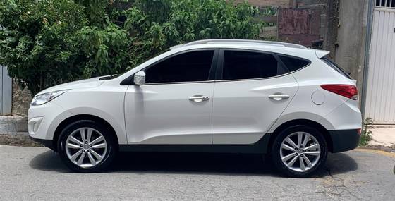 HYUNDAI IX35 2.0 MPFI GLS 16V FLEX 4P AUTOMÁTICO HYUNDAI IX35 2.0 MPFI GLS 16V FLEX 4P AUTOMÁTICO